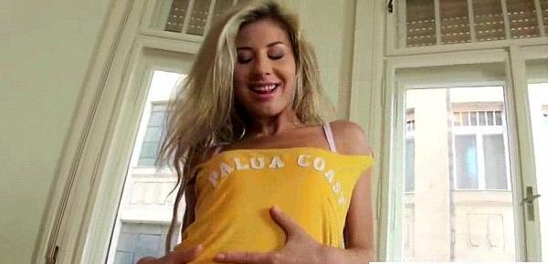  Hot Sexy Girl (victoria) Put All Kind Of Sex Things In Her Holes mov-29